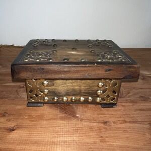 VTG Primitive Tramp Folk Art Wood trinket Box brass studs brutalist READ